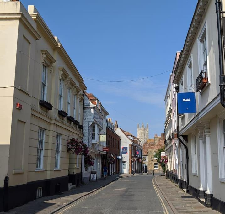 Apartment 6 At Number 8: City Centre, 1 Bedroom, Sofa Bed In Lounge Canterbury Zewnętrze zdjęcie