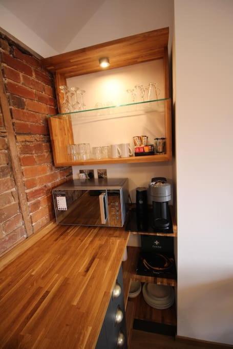 Apartment 6 At Number 8: City Centre, 1 Bedroom, Sofa Bed In Lounge Canterbury Zewnętrze zdjęcie